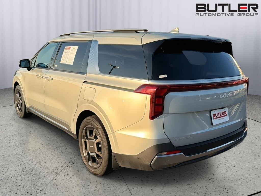 Used 2025 Kia Carnival Hybrid SX Van