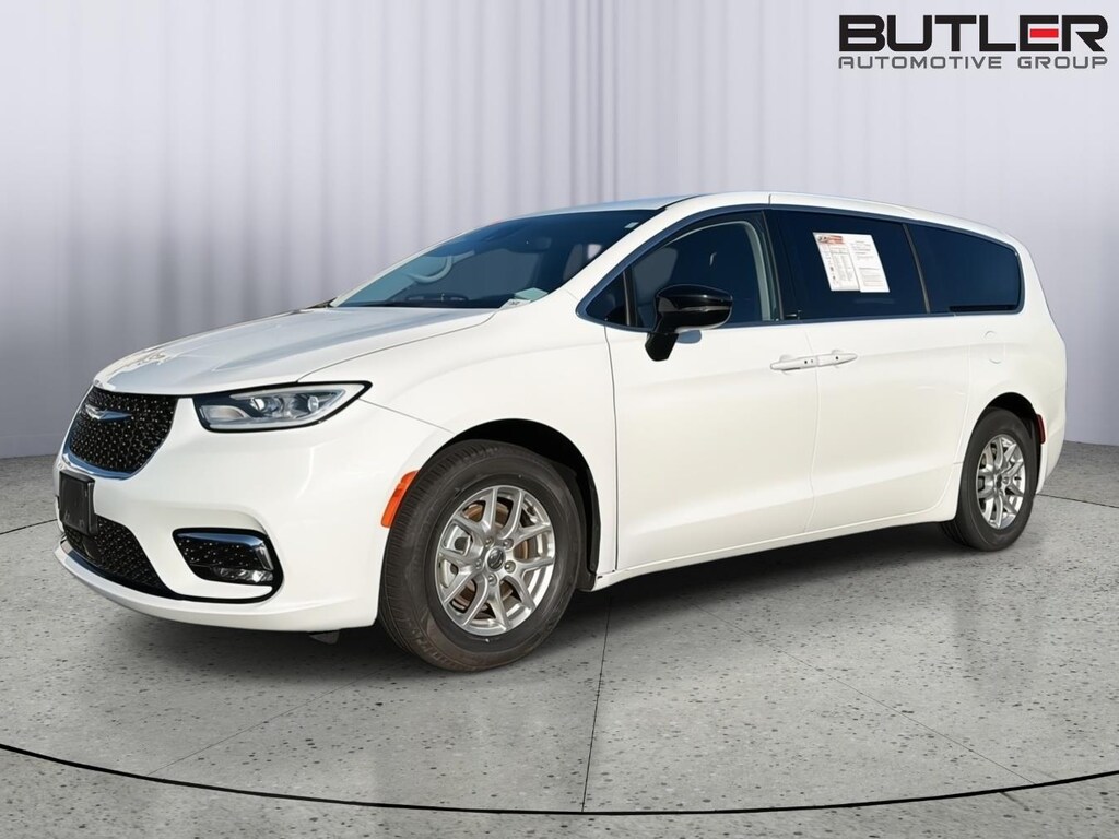 Used 2024 Chrysler Pacifica Touring L Van