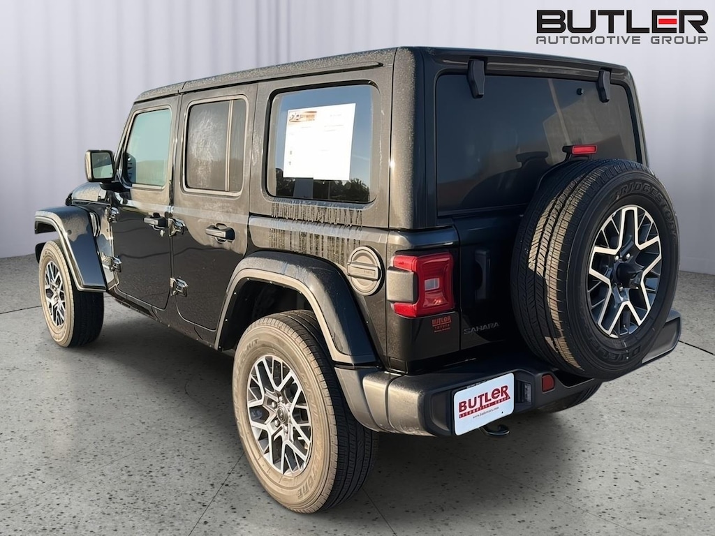 Used 2025 Jeep Wrangler Sahara SUV