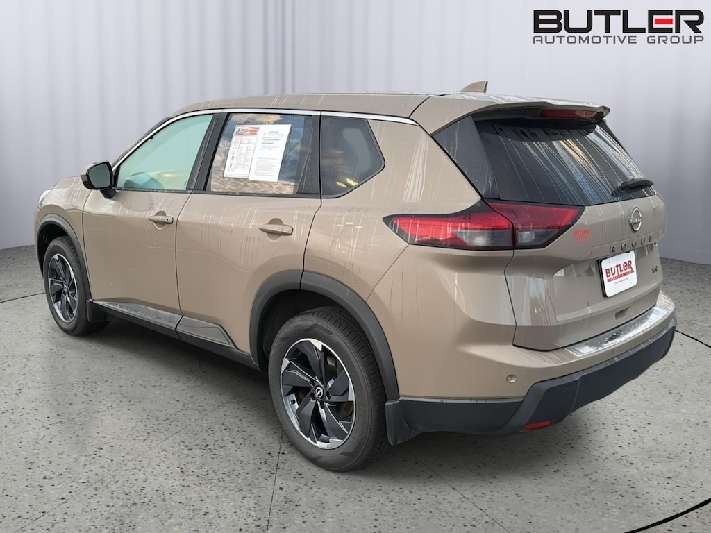 Used 2024 Nissan Rogue SV SUV