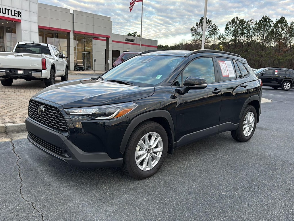 Used 2025 Toyota Corolla Cross LE SUV