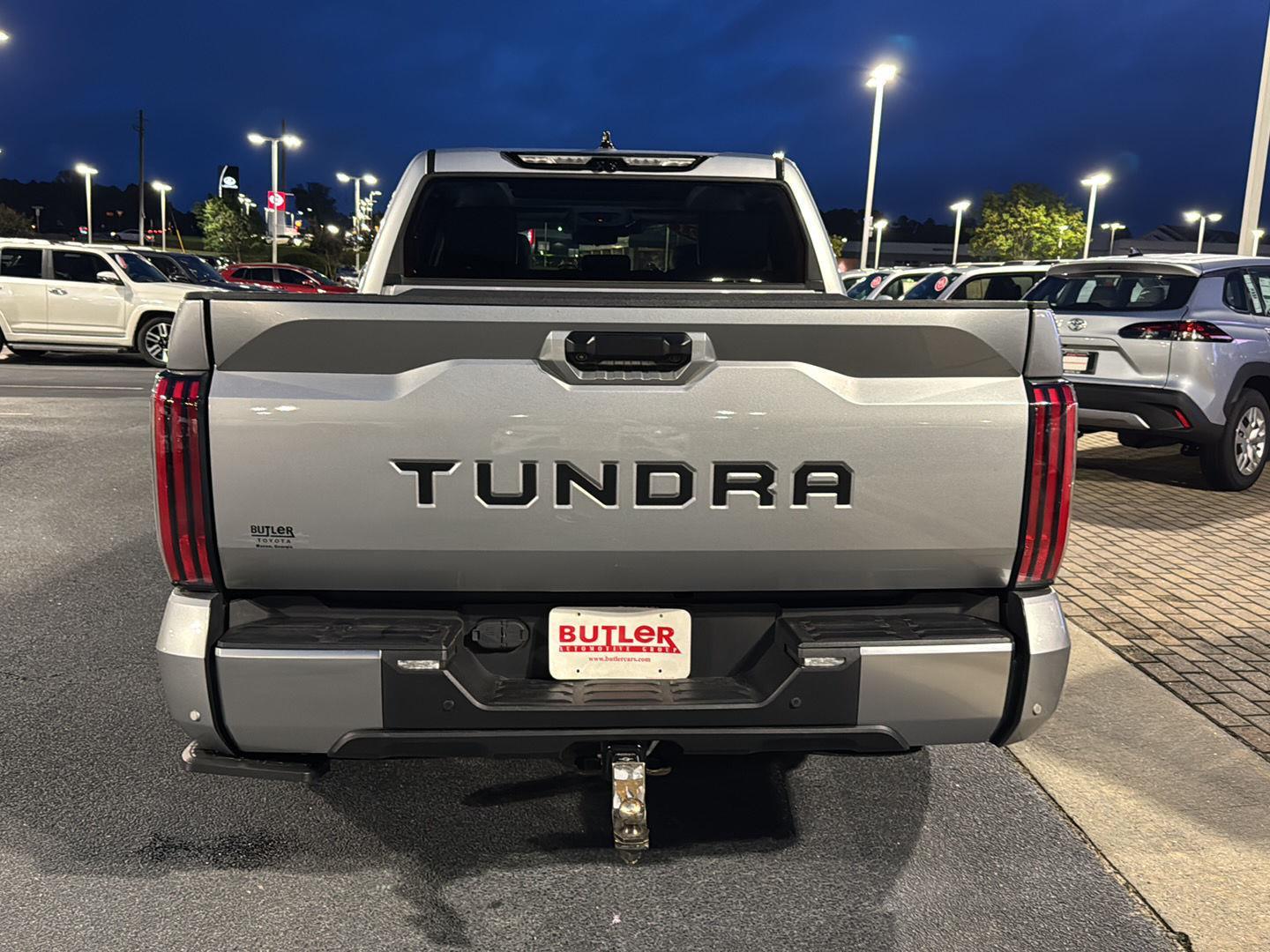 2023 Toyota Tundra Limited CrewMax photo 4