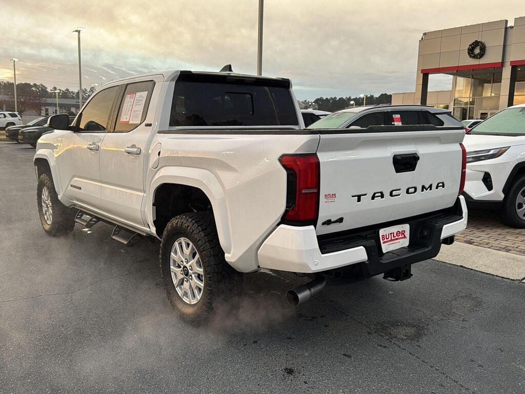 Used 2025 Toyota Tacoma SR5 Truck