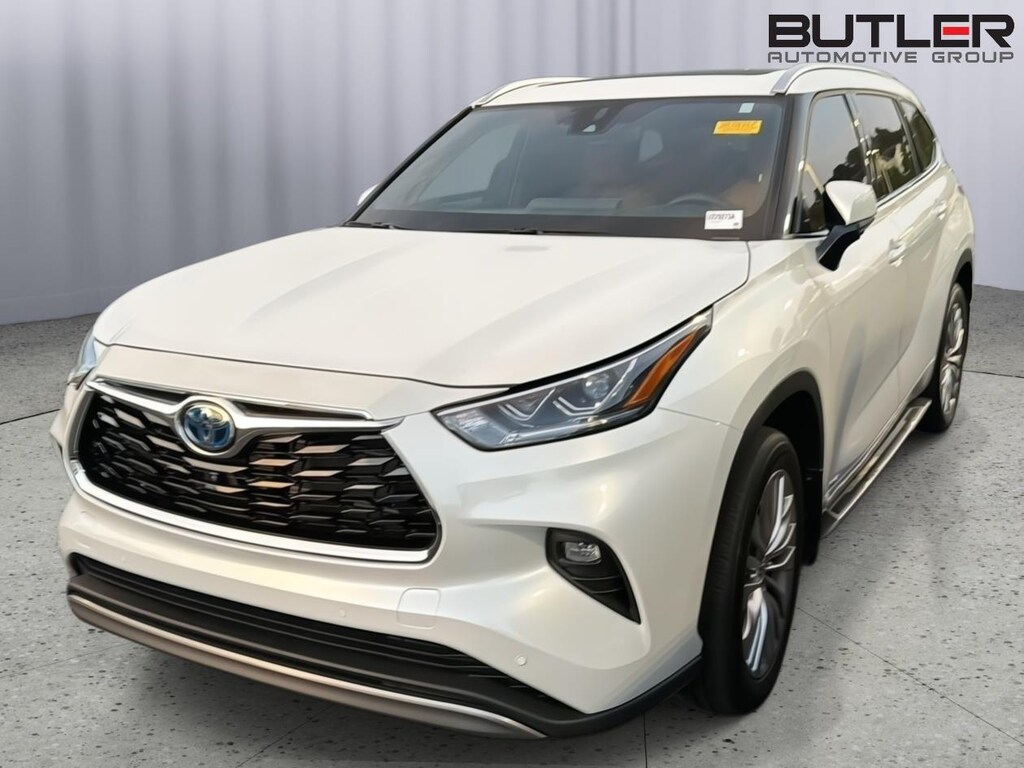 Used 2024 Toyota Highlander Hybrid Platinum SUV