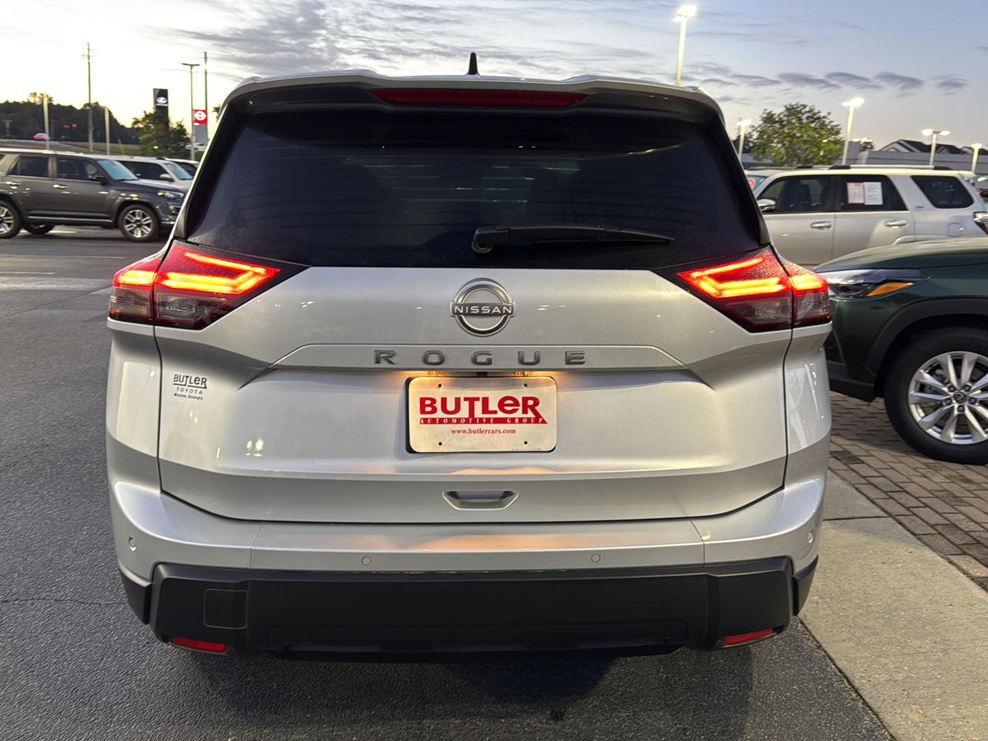 2025 Nissan Rogue S photo 4