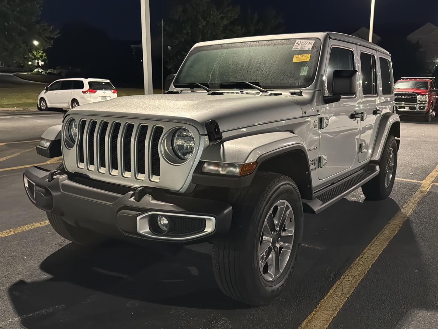 2022 Jeep Wrangler Unlimited Sahara photo 2