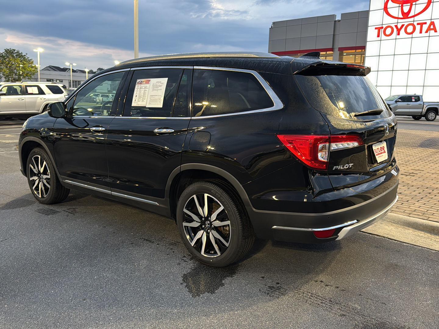 2022 Honda Pilot Touring photo 3
