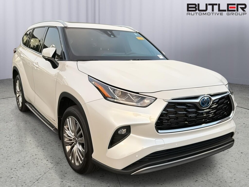 Used 2024 Toyota Highlander Hybrid Platinum SUV