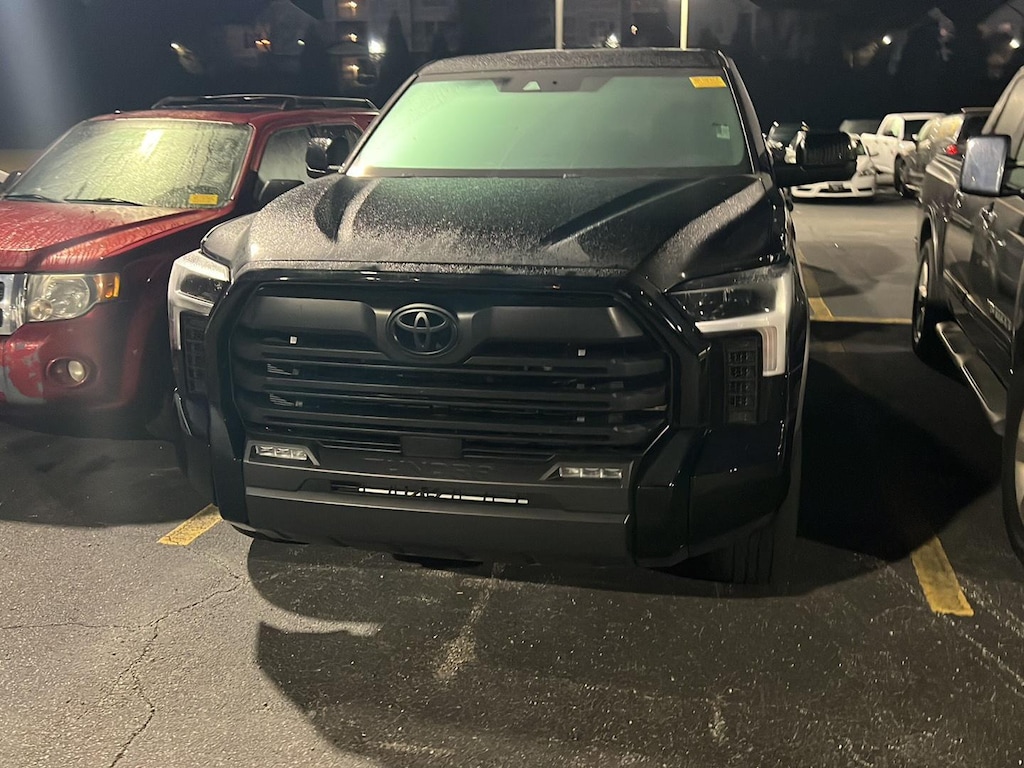 2023 Toyota Tundra SR5 CrewMax photo 3