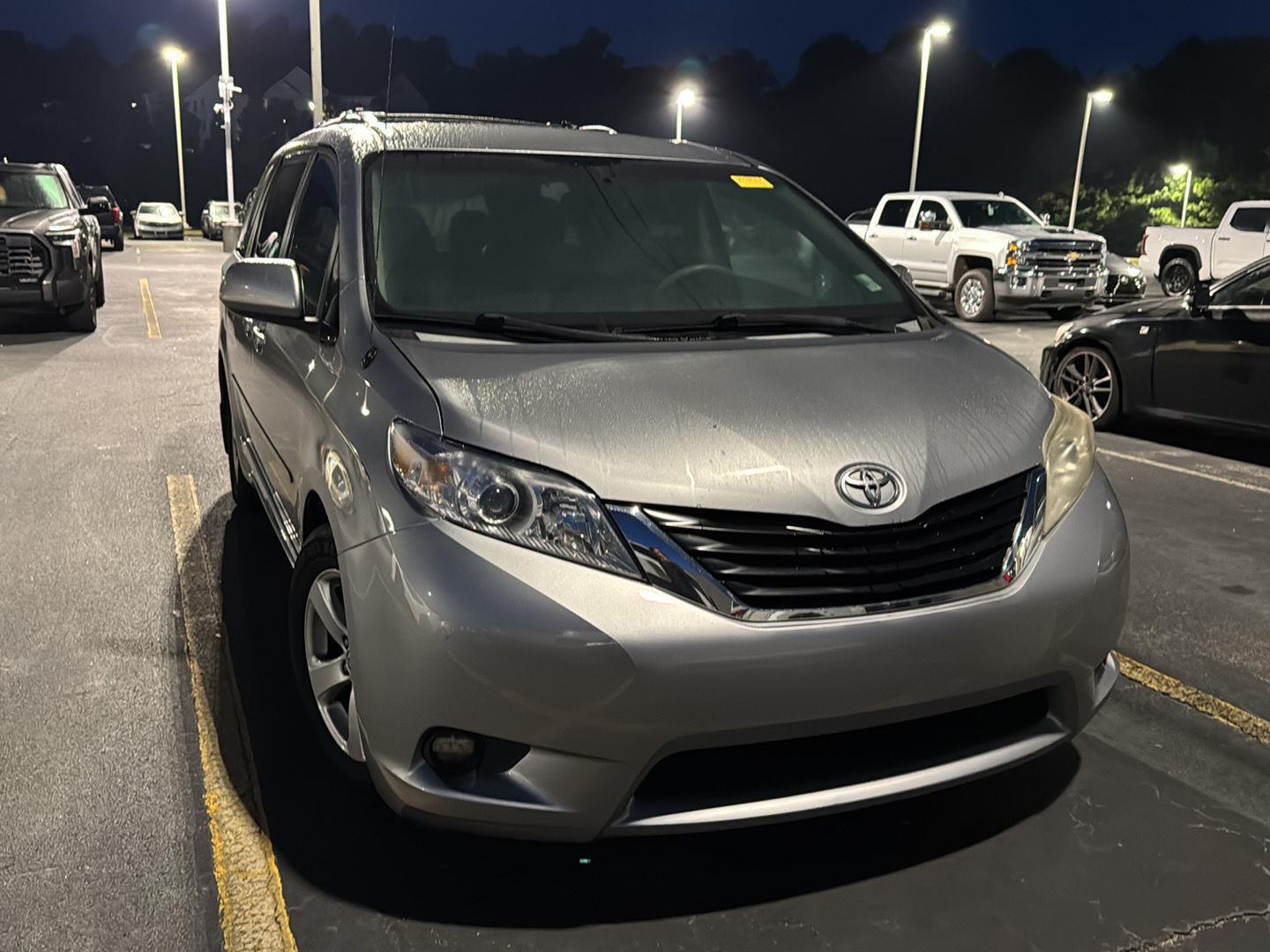 2013 Toyota Sienna LE photo 4