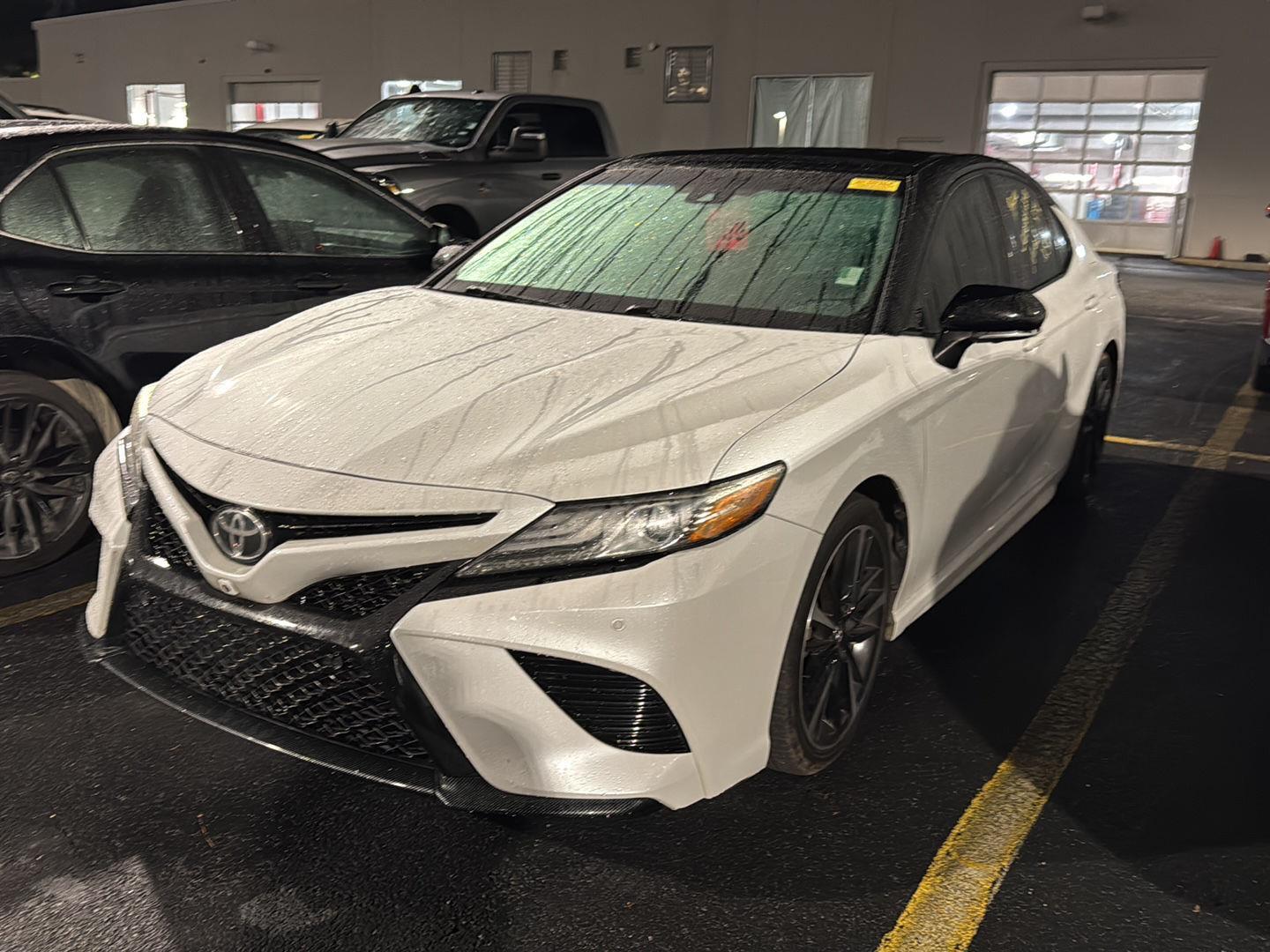 2018 Toyota Camry XSE V6 photo 2