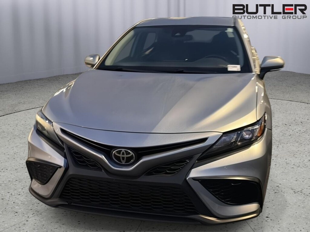 Used 2023 Toyota Camry SE Sedan
