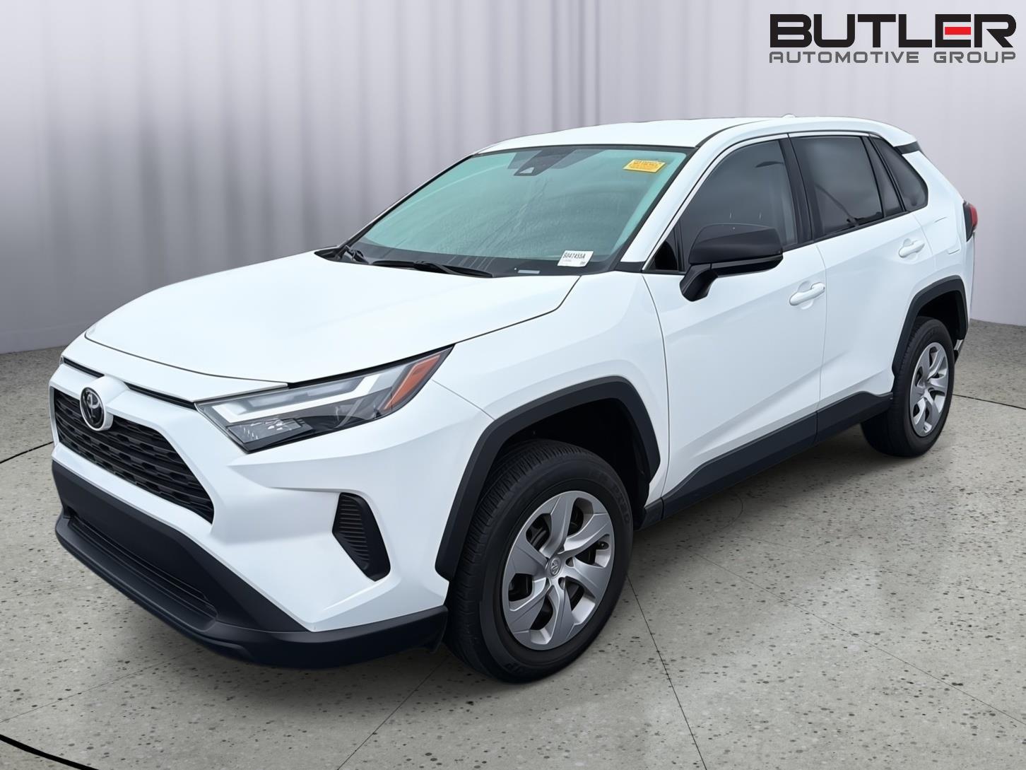 2024 Toyota RAV4 LE FWD's photo