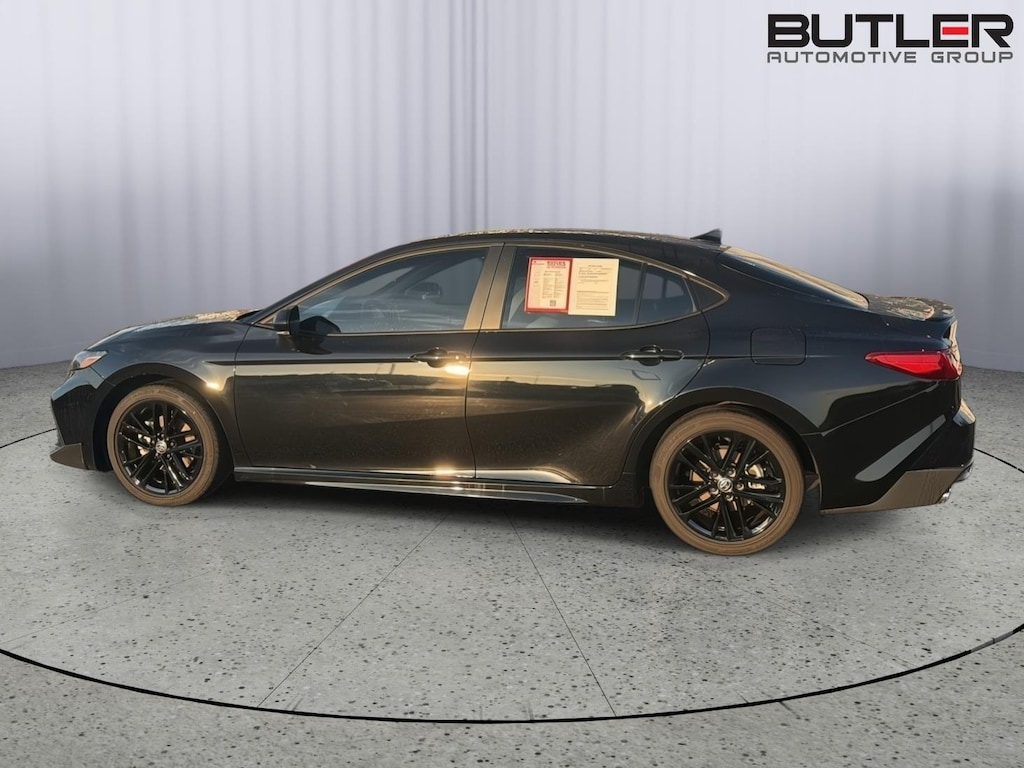 Used 2025 Toyota Camry SE Sedan