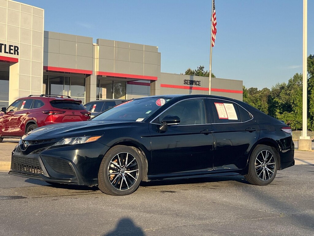 Used 2023 Toyota Camry SE Sedan