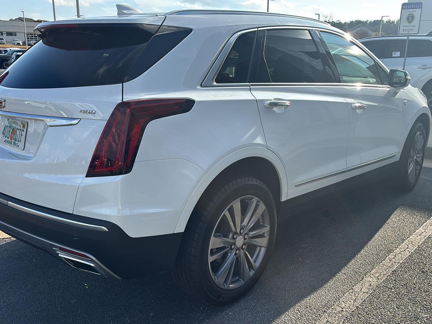 2025 Cadillac XT5 Premium Luxury photo 3