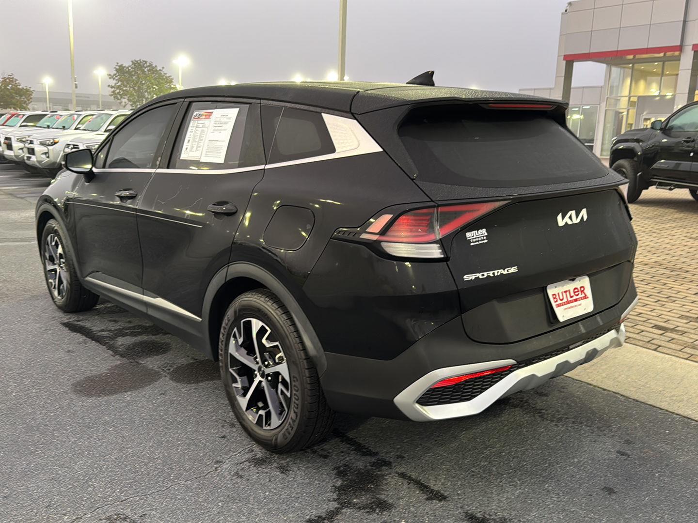 2023 Kia Sportage EX photo 3