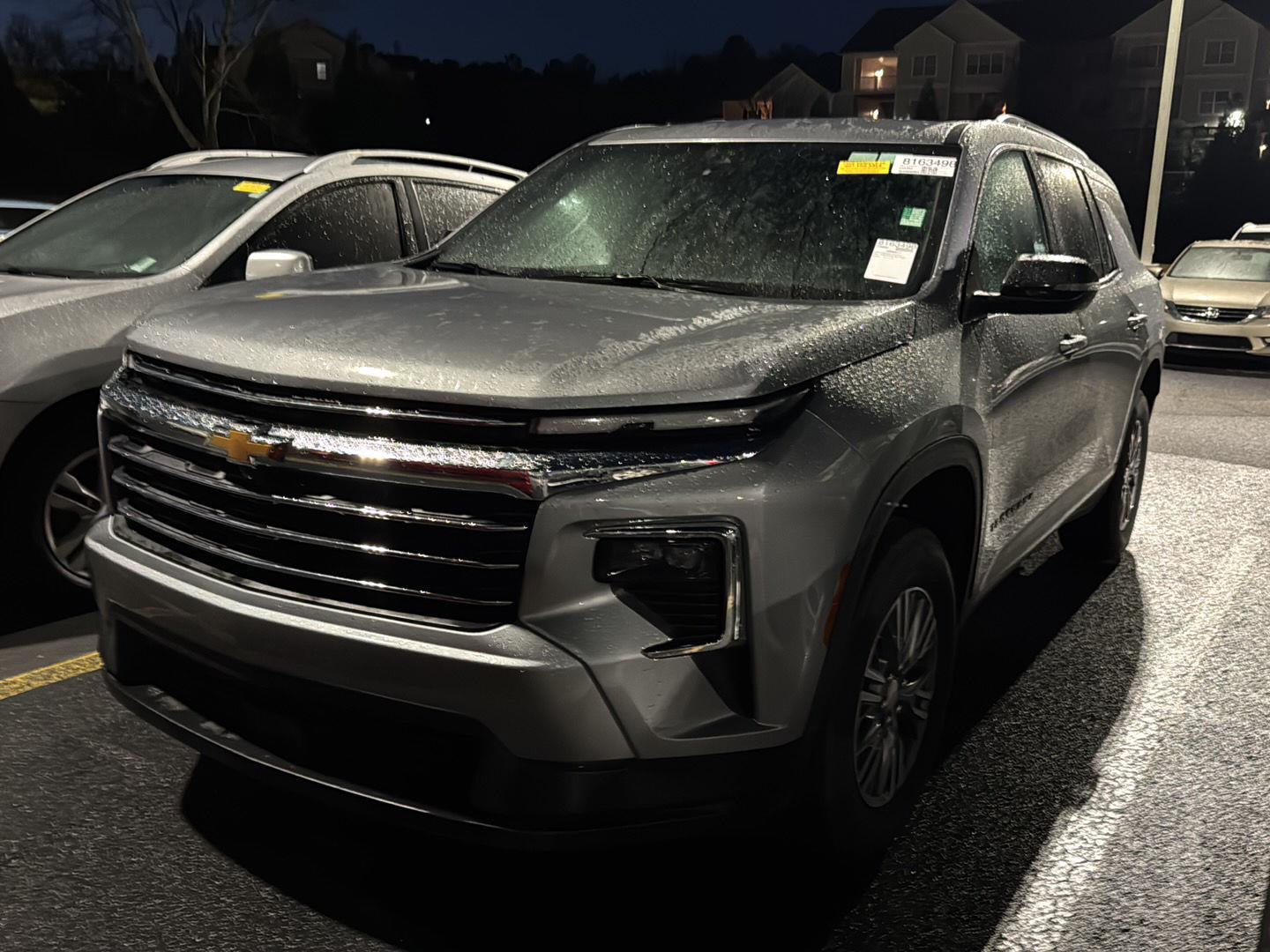 2025 Chevrolet Traverse photo 2