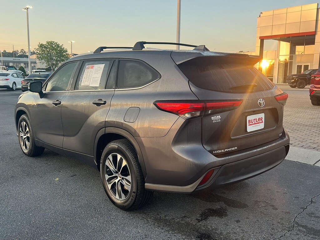 Used 2022 Toyota Highlander XLE SUV