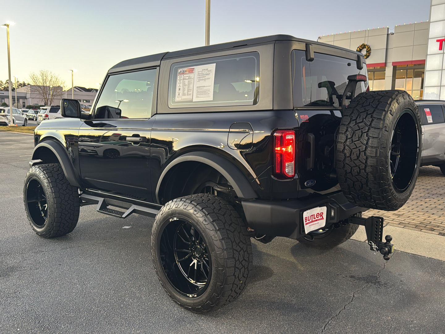 2023 Ford Bronco Base photo 3