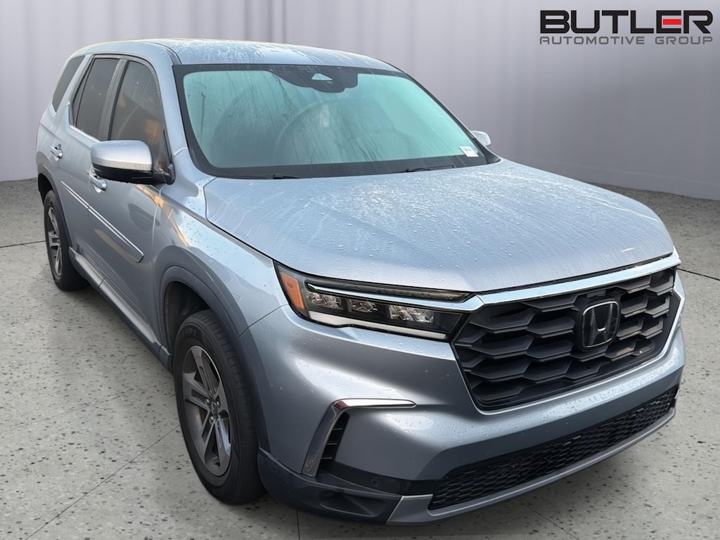 Used 2024 Honda Pilot EX-L w/Rear Captains Chairs SUV