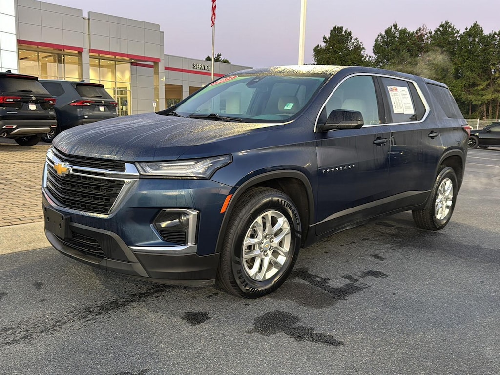 Used 2023 Chevrolet Traverse LS SUV