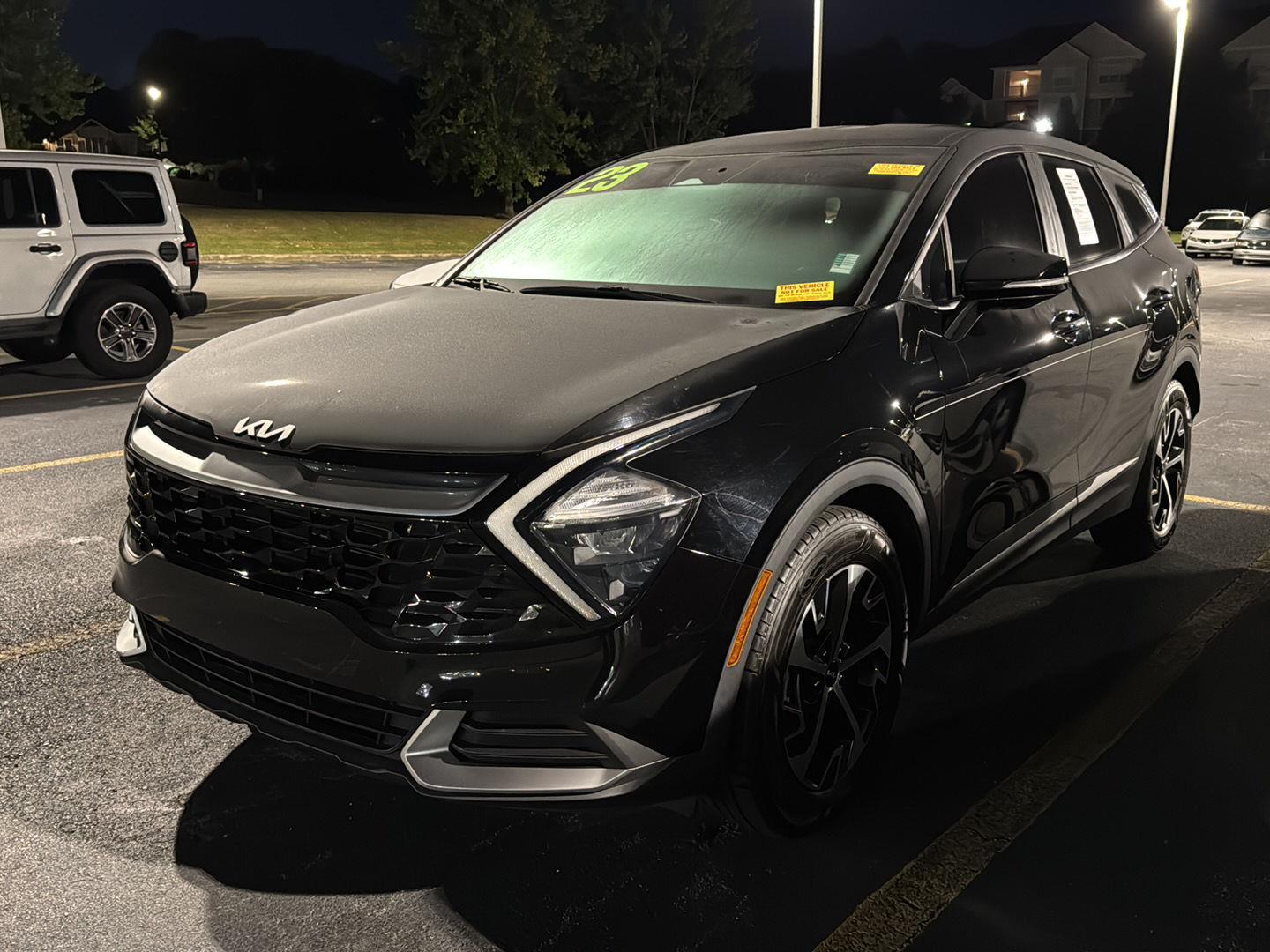 2023 Kia Sportage EX photo 2
