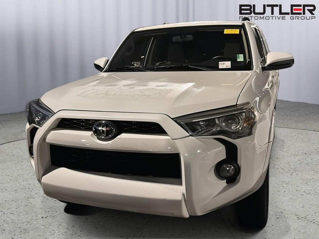 2019 Toyota 4Runner SR5 photo 3