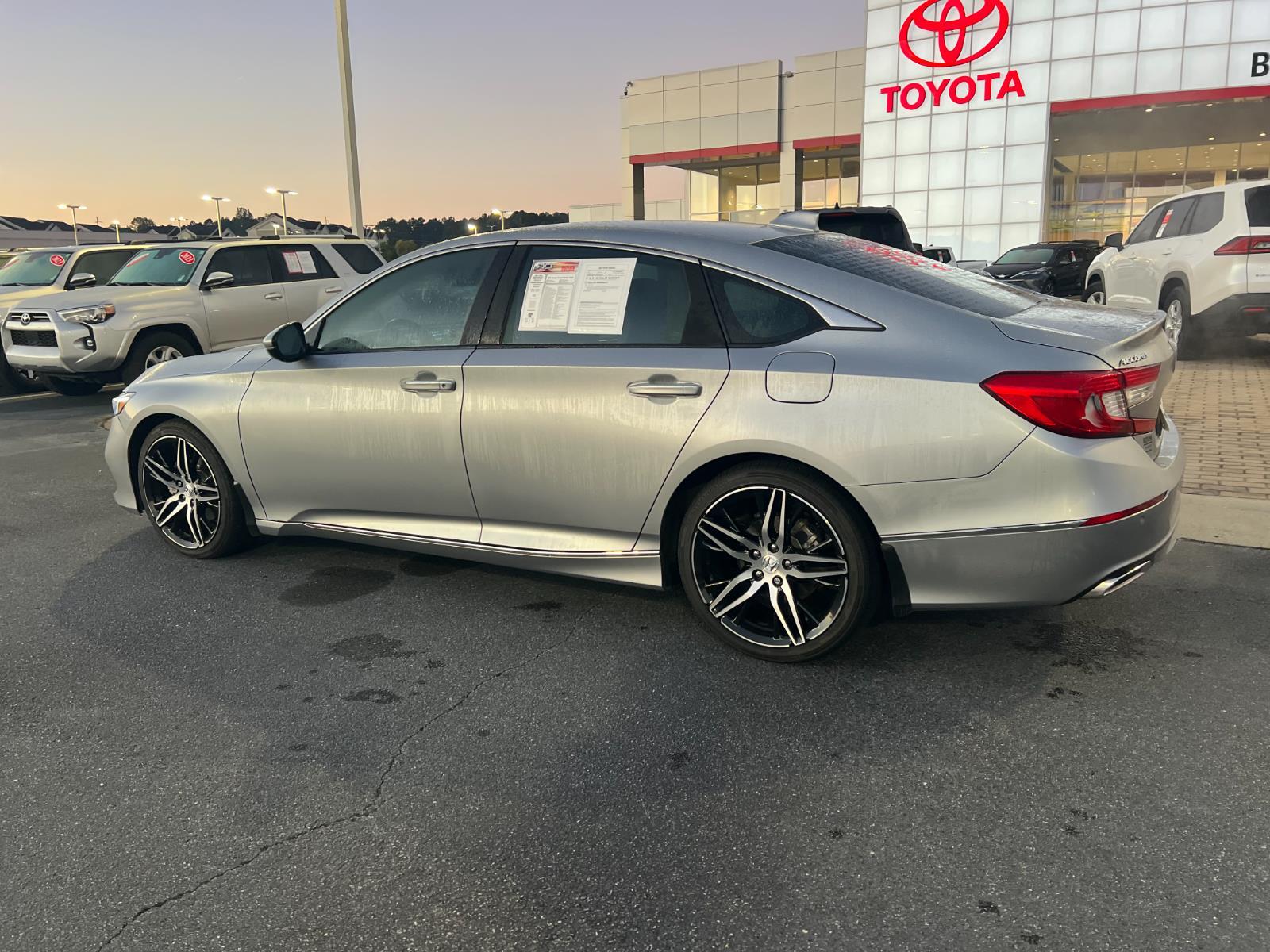 2021 Honda Accord Touring photo 2