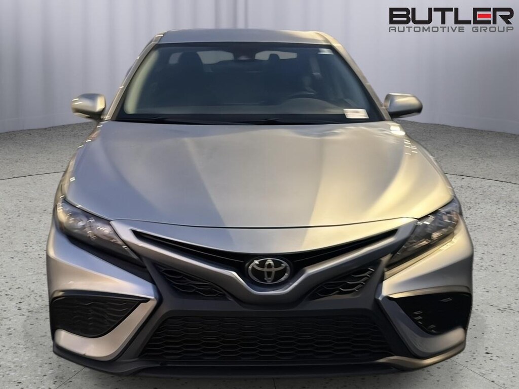 Used 2023 Toyota Camry SE Sedan
