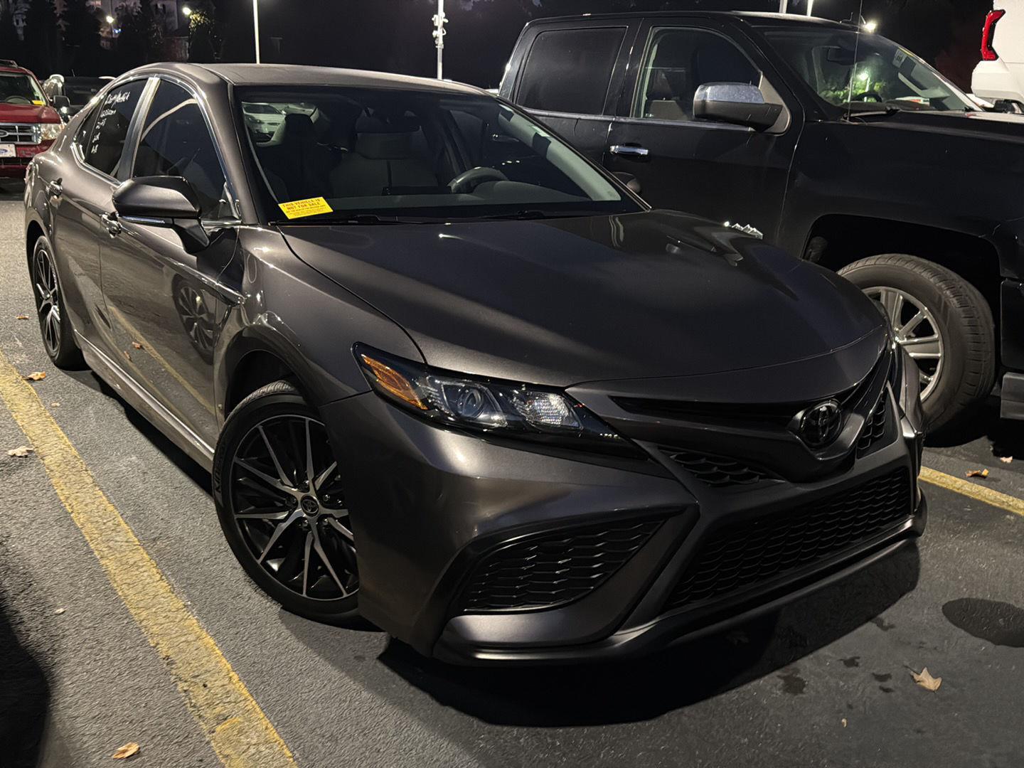 2023 Toyota Camry SE photo 4