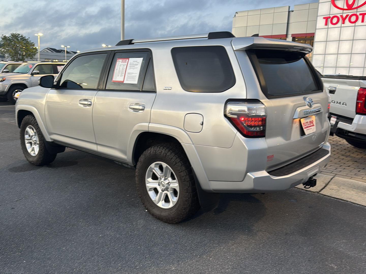 2023 Toyota 4Runner SR5 Premium photo 3
