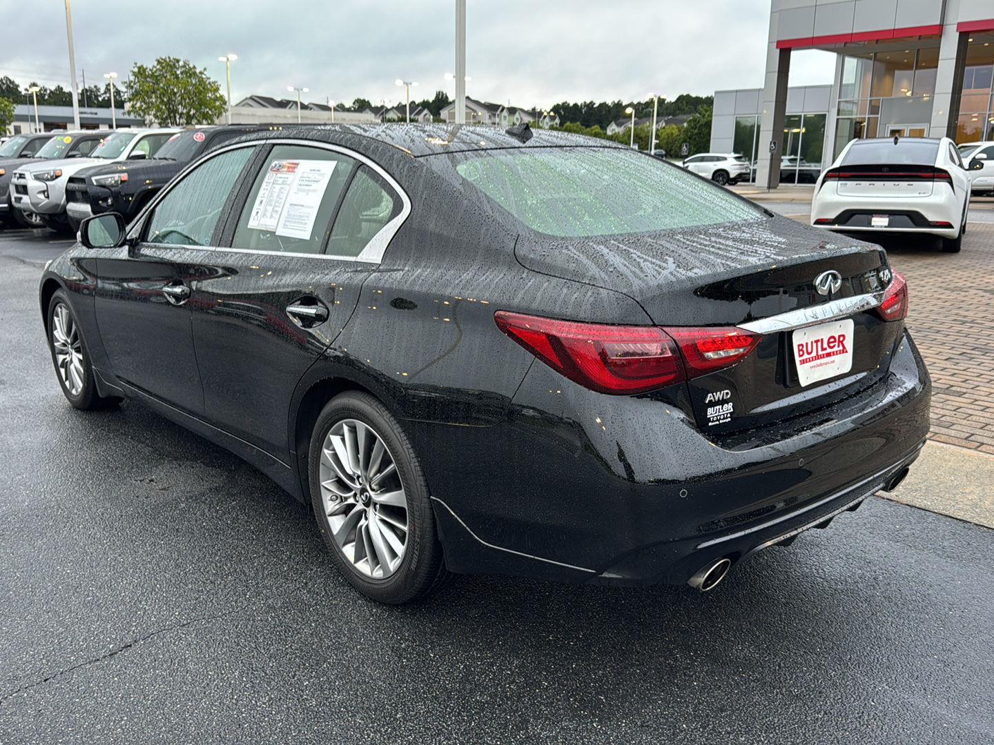 2023 Infiniti Q50 LUXE photo 2