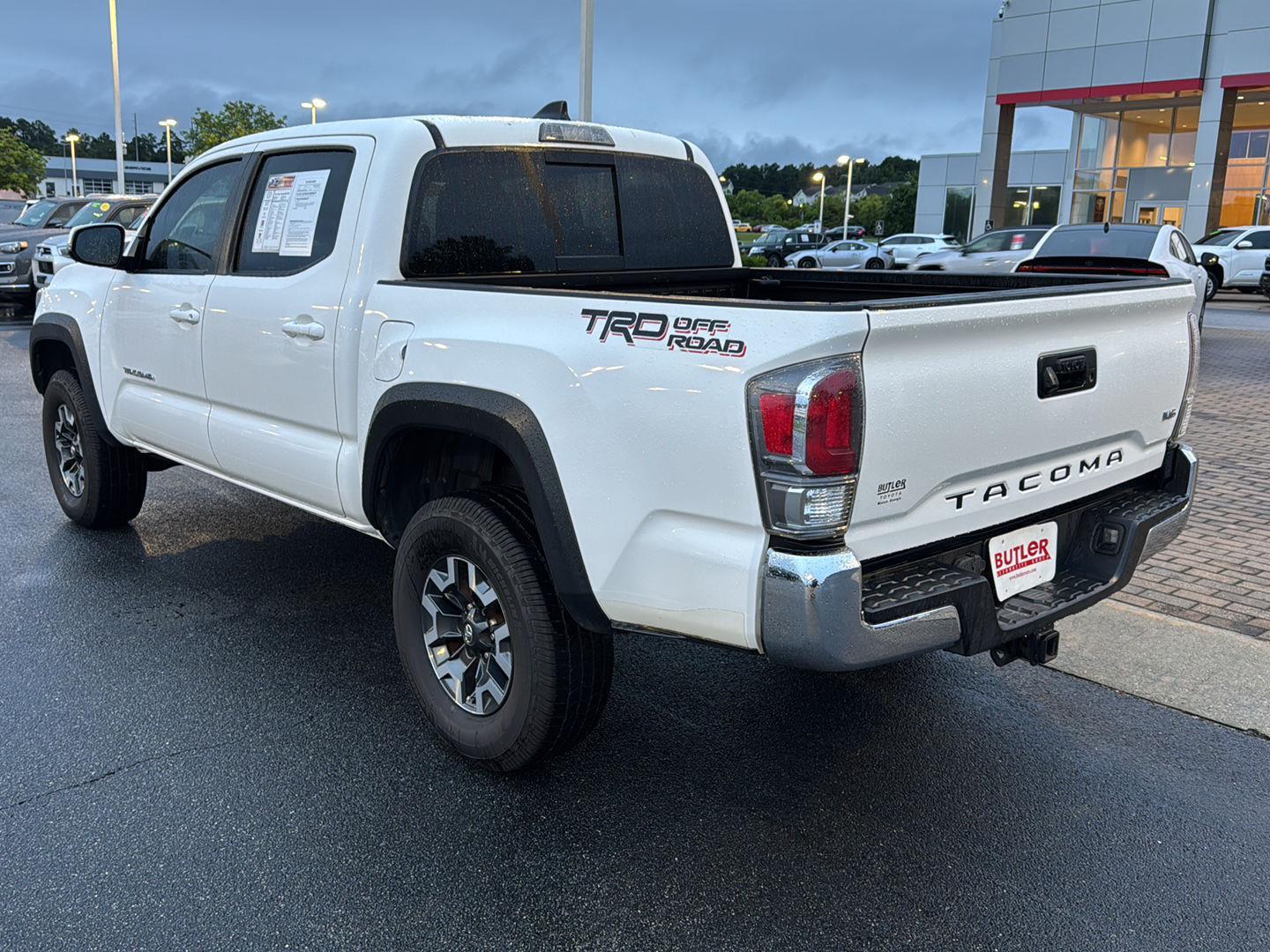 2021 Toyota Tacoma TRD photo 3
