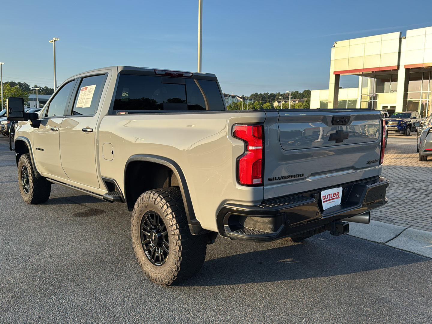 2024 Chevrolet Silverado 2500HD ZR2 photo 2