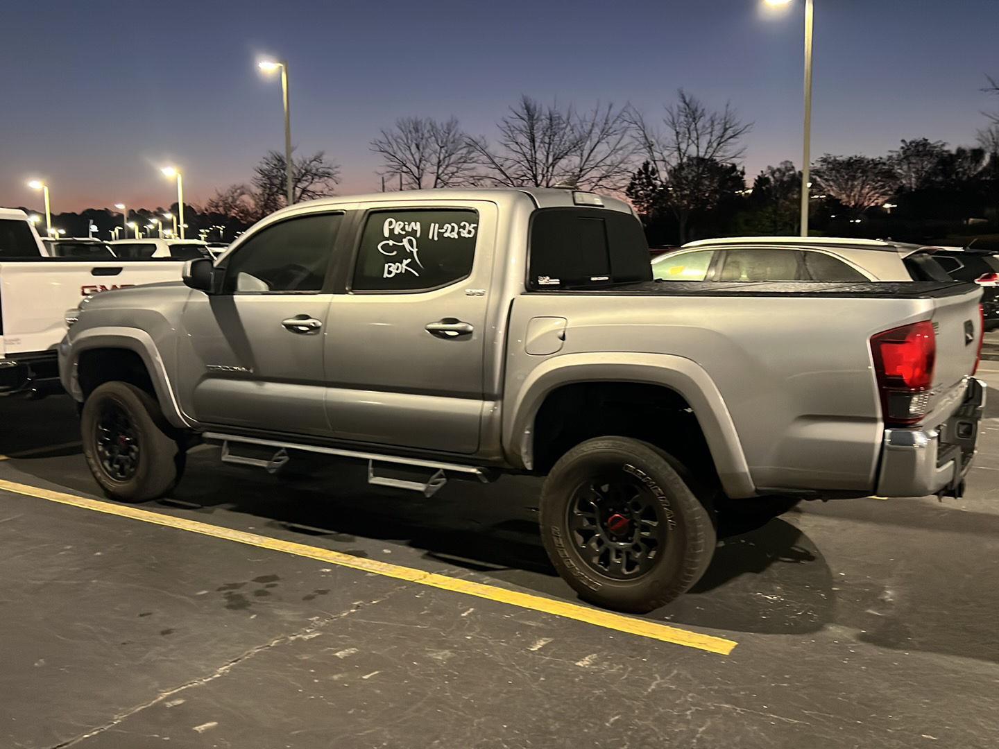 2019 Toyota Tacoma SR5 V6 photo 3