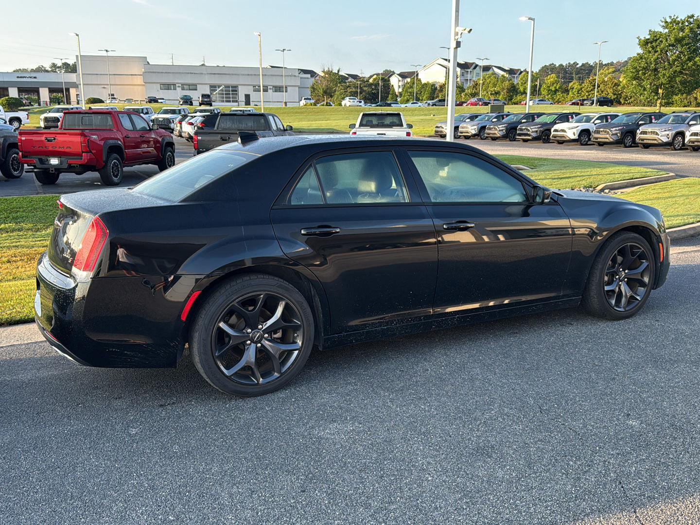 2023 Chrysler 300 photo 3