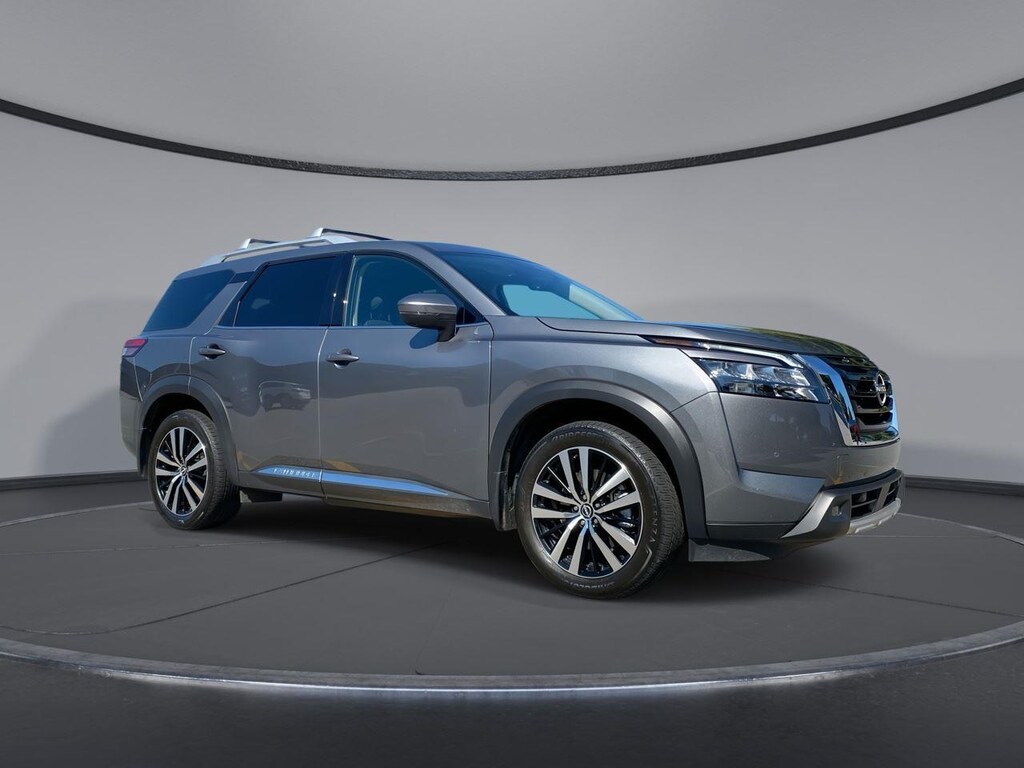 Used 2025 Nissan Pathfinder Platinum SUV