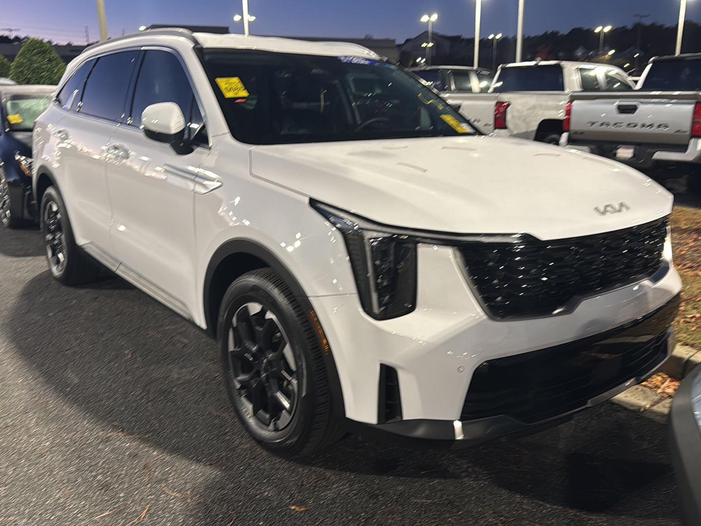 2024 Kia Sorento S photo 3