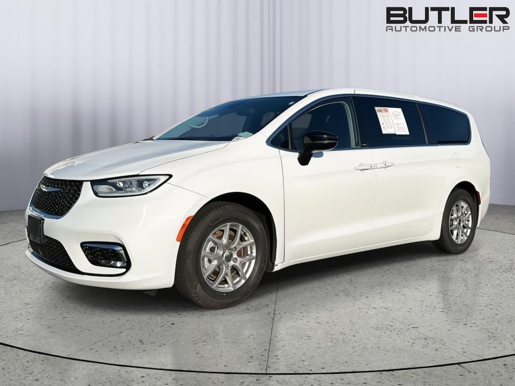 Used 2024 Chrysler Pacifica Touring L Van