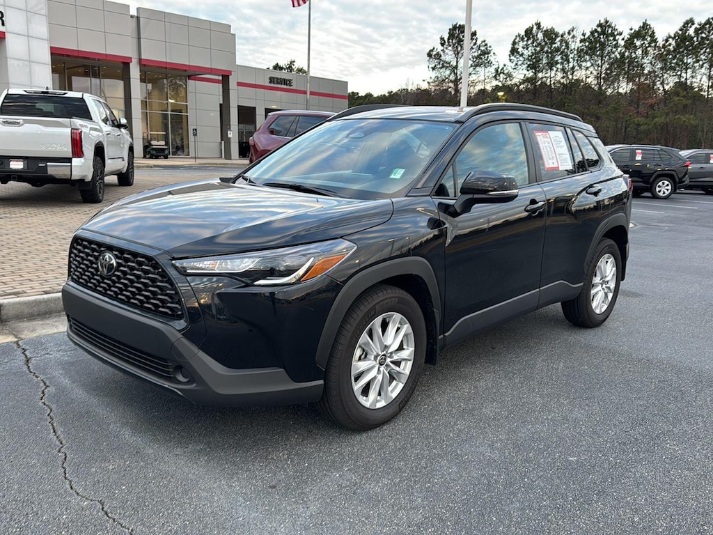 Used 2025 Toyota Corolla Cross LE SUV