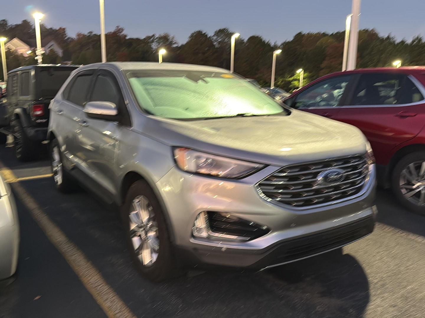 2022 Ford Edge Titanium photo 4