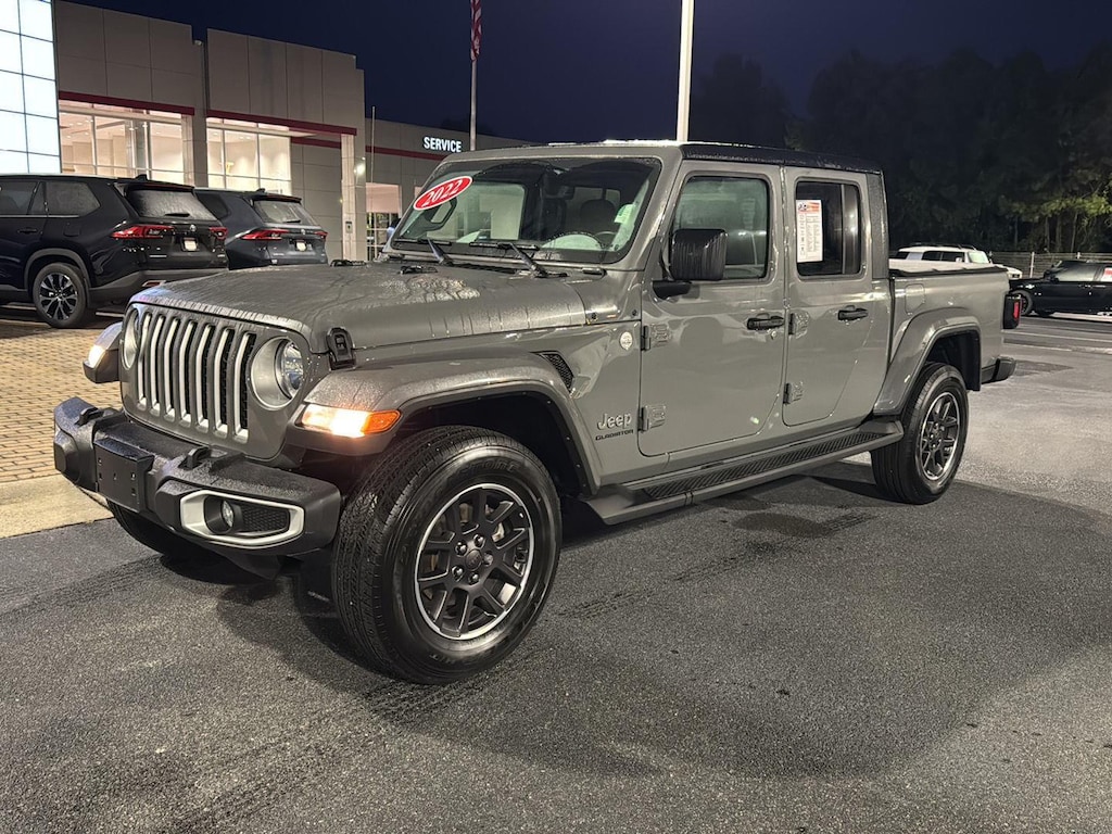 Used 2022 Jeep Gladiator Overland Truck