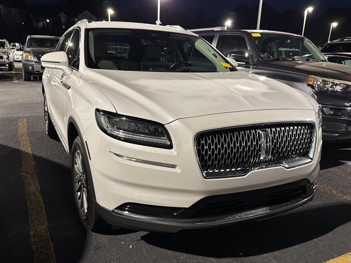 2022 Lincoln Nautilus Standard photo 3