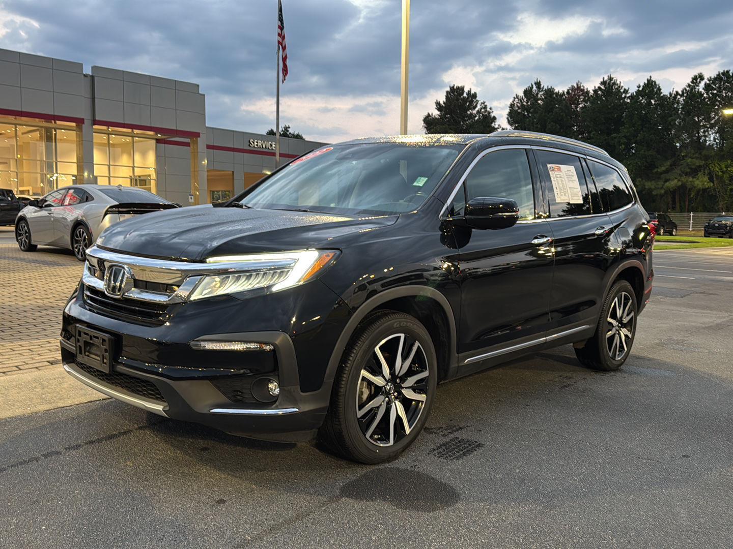 2022 Honda Pilot Touring photo 2