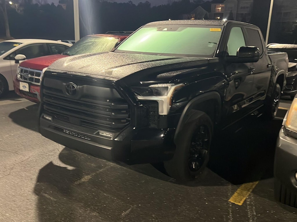 2023 Toyota Tundra SR5 CrewMax photo 2