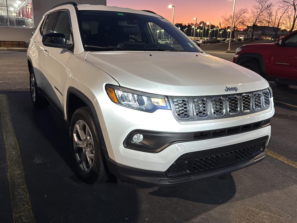 Used 2024 Jeep Compass Latitude SUV