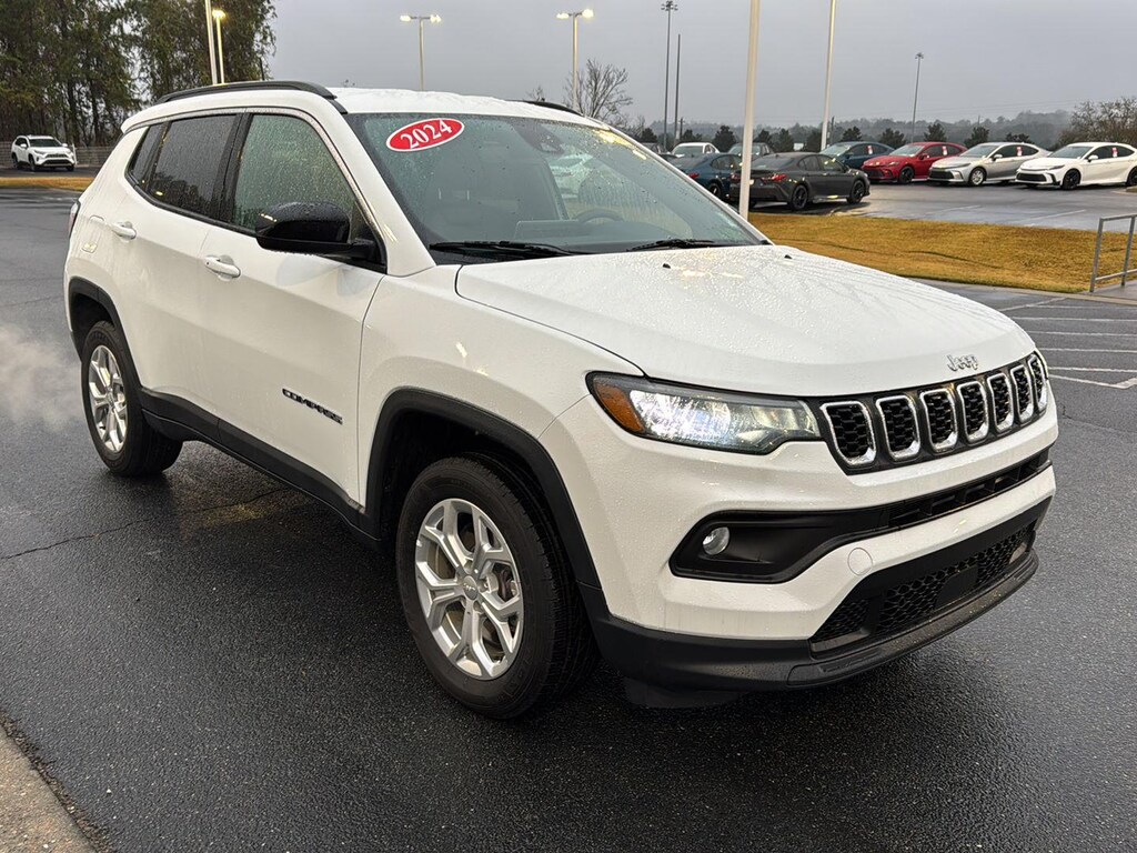 2024 Jeep Compass Latitude photo 4