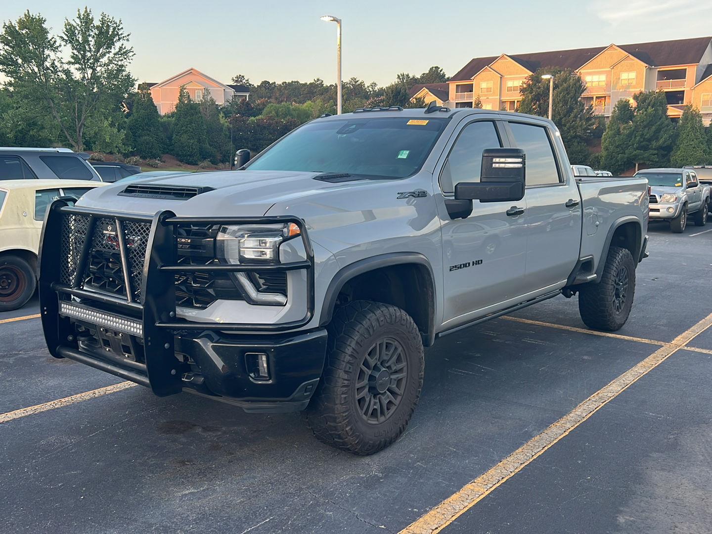 2024 Chevrolet Silverado 2500HD ZR2 photo 2