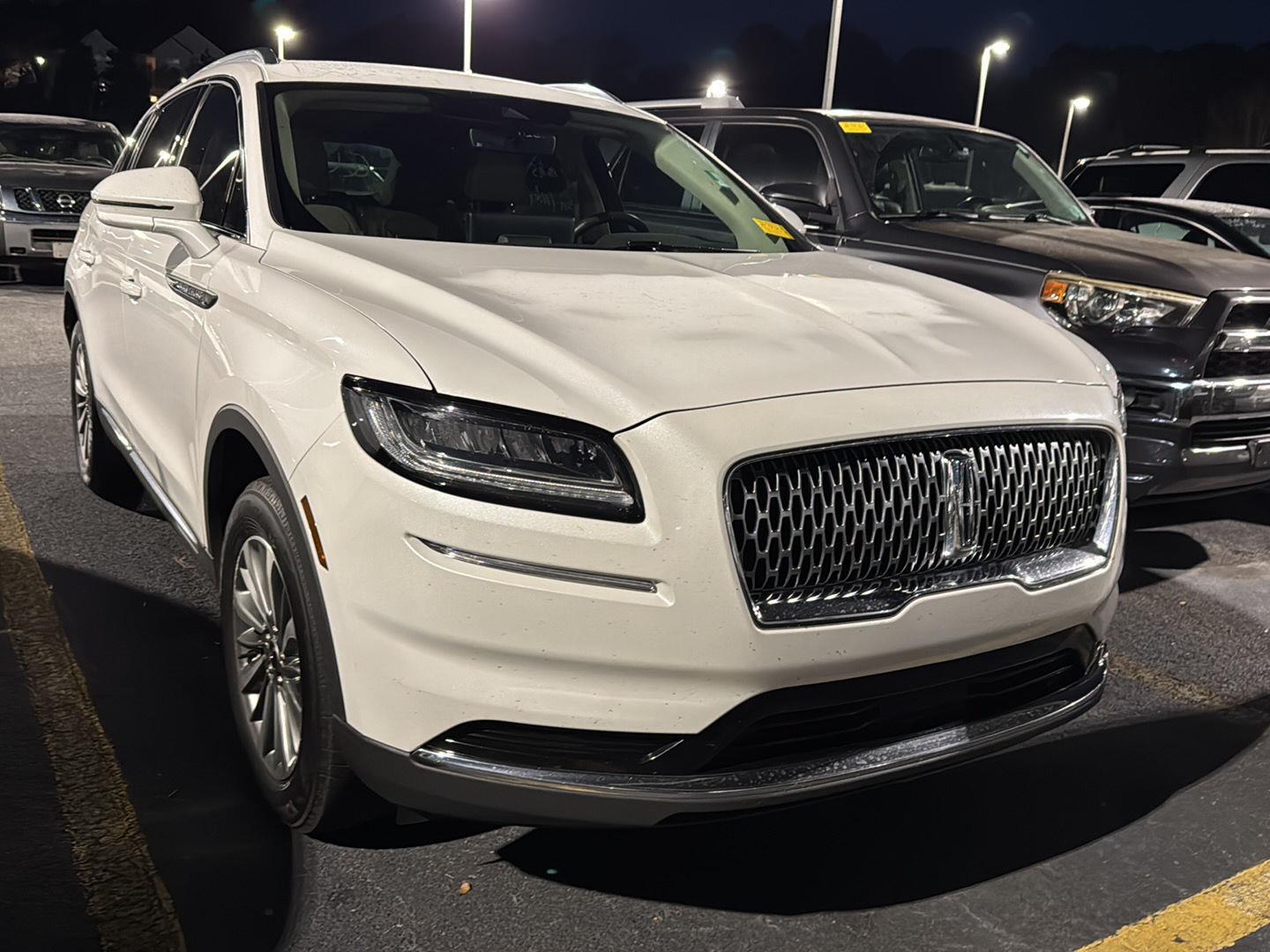 2022 Lincoln Nautilus Standard photo 4